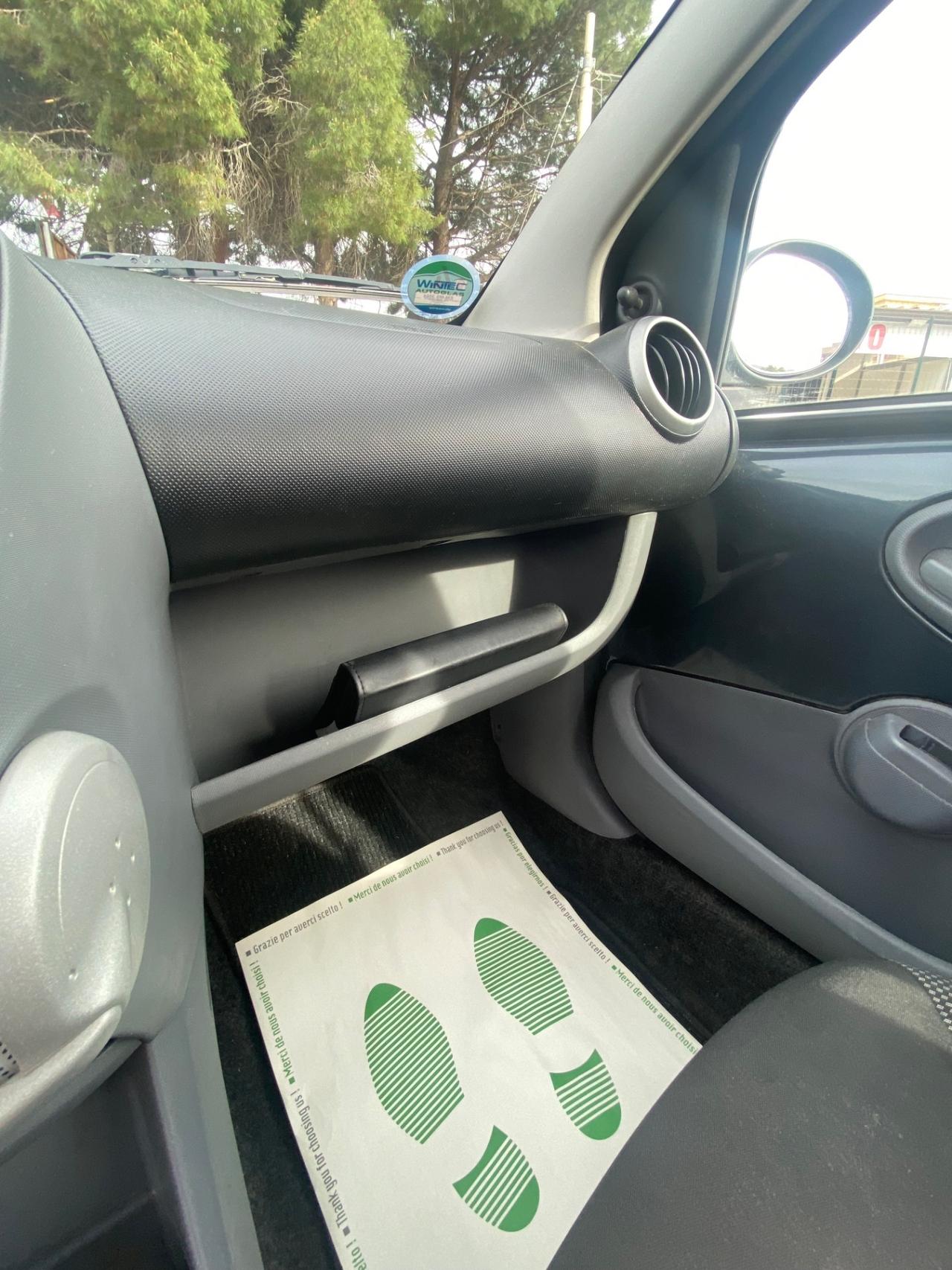 Toyota Aygo 1.0 12V 5 porte Sol 12 MESI GARANZIA