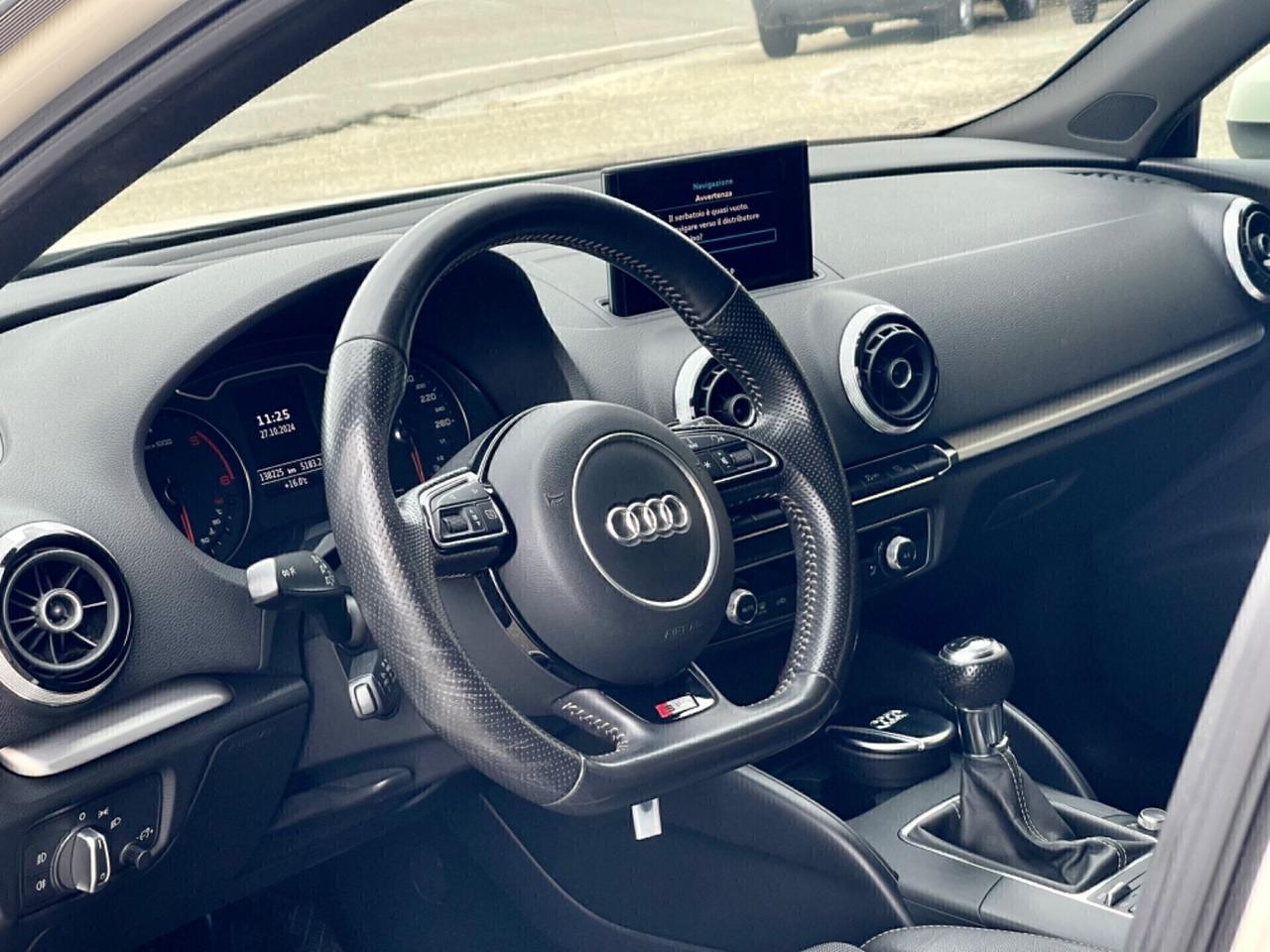 Audi A3 Sportback 2.0 TDI 150cv S-Line - R18 - LED