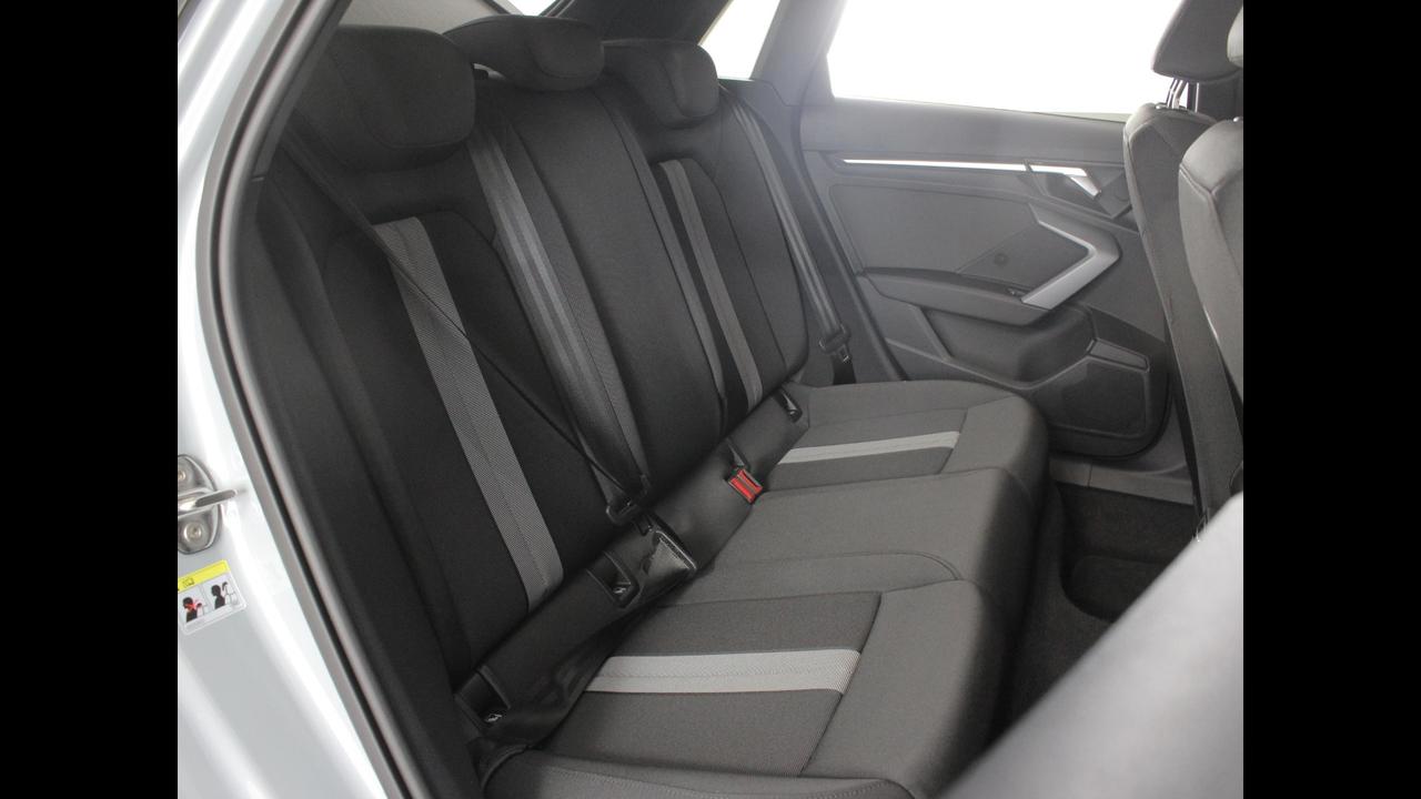 AUDI A3 IV 2024 allstreet - A3 allstreet 35 2.0 tdi Business s-tronic