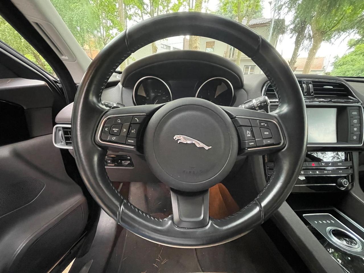 Jaguar F-Pace Prestige 2.0 Turbo