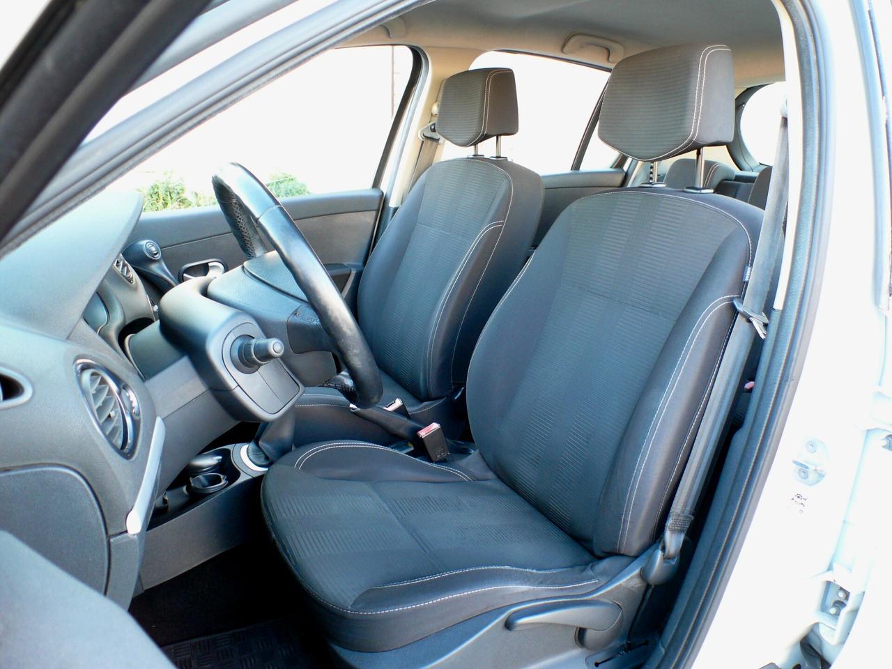 Renault Clio 1.2 16V 3 porte Dynamique