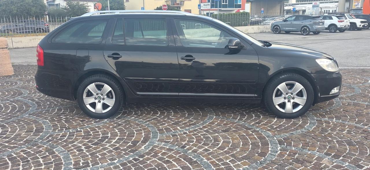 Skoda Octavia 1.6 TDI CR F.AP. Wagon Elegance