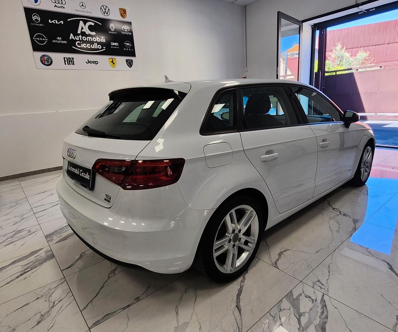 Audi A3 SPB 1.6 TDI clean diesel Attraction