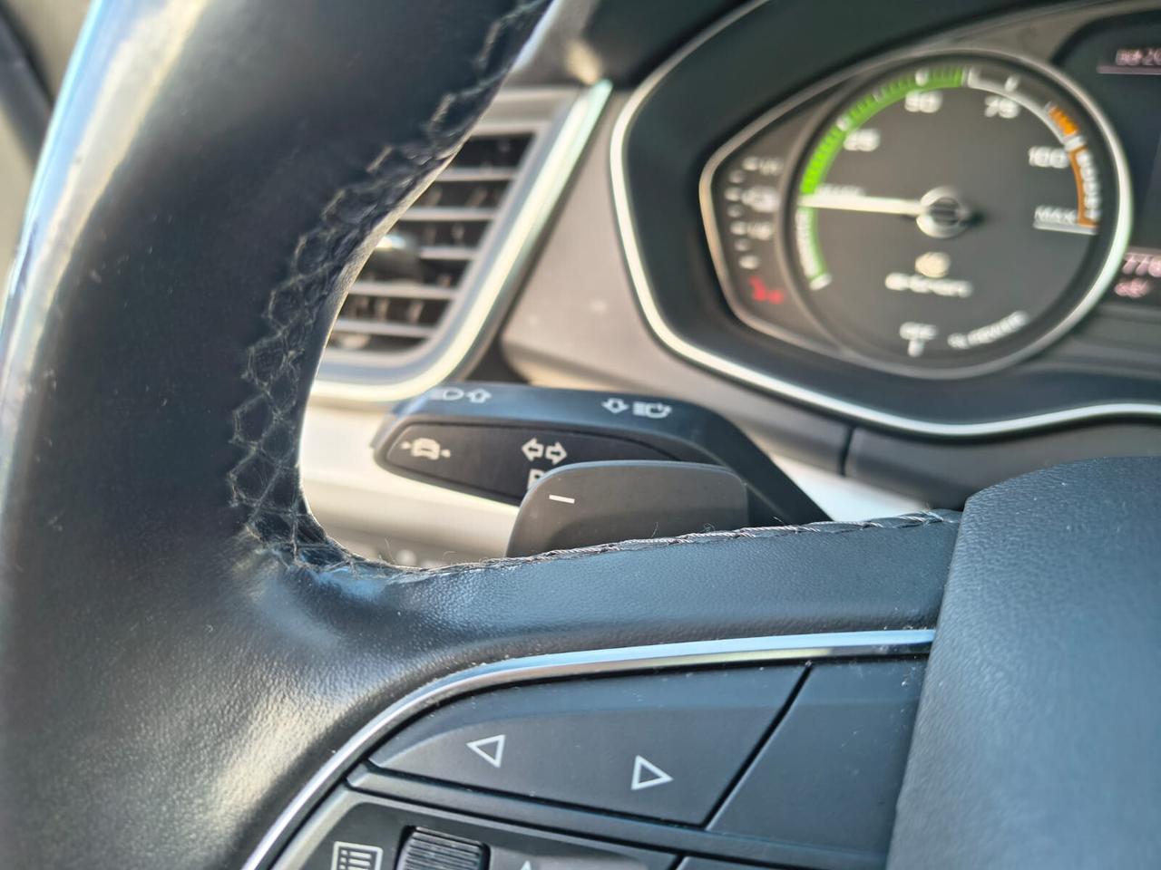 Audi Q5 50 TFSI e quattro S tronic Business