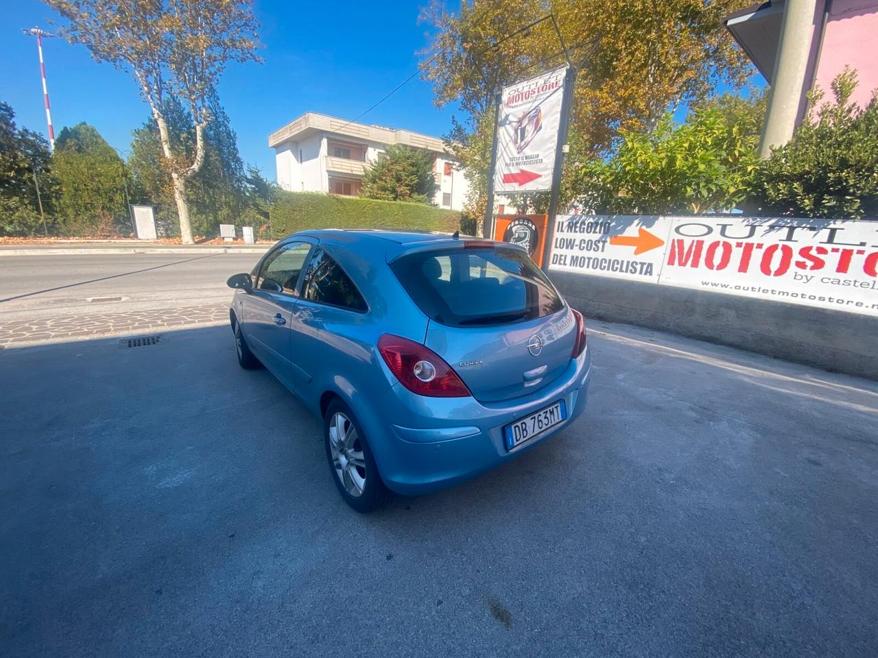 Opel Corsa 1.2 3 porte Sport