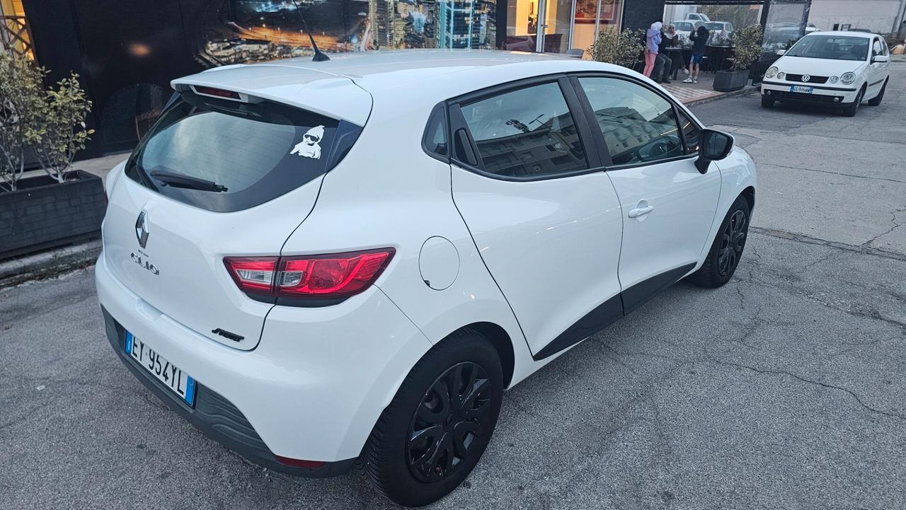 Renault Clio 1.2 75CV 5 porte Costume National