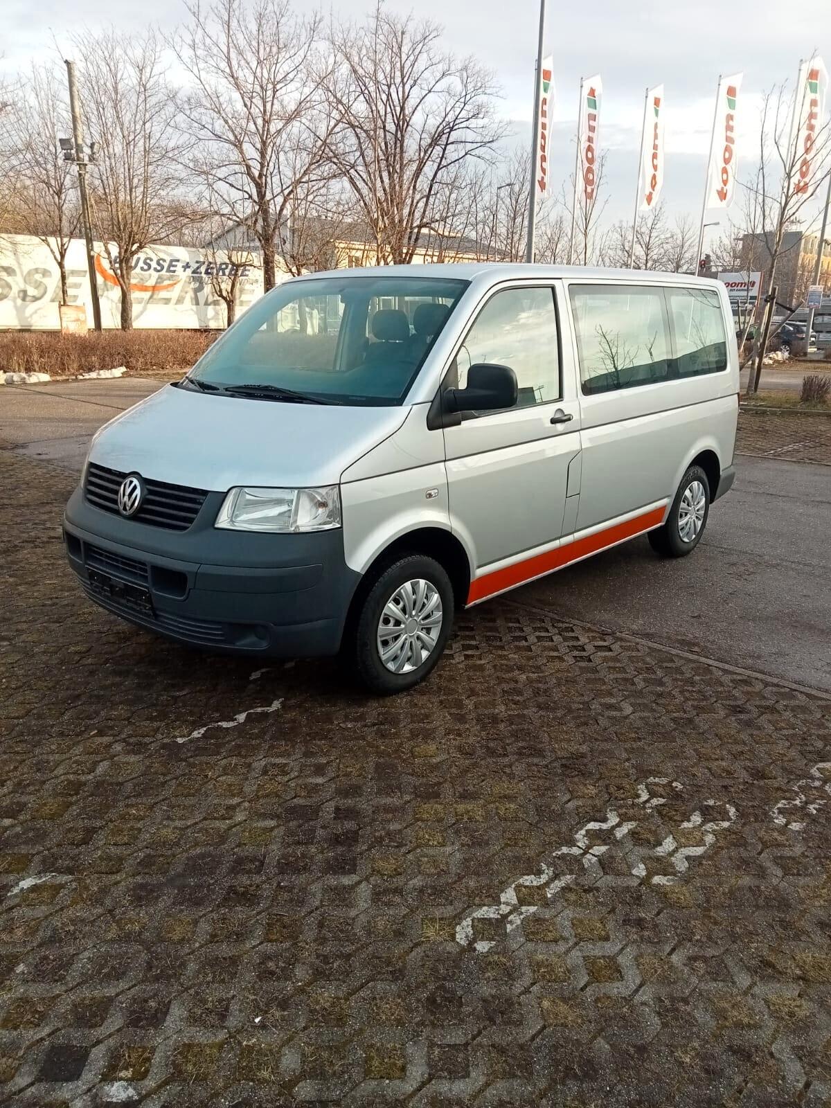 Volkswagen Transporter Caravelle 2.5 TDI/131CV PL Trendline