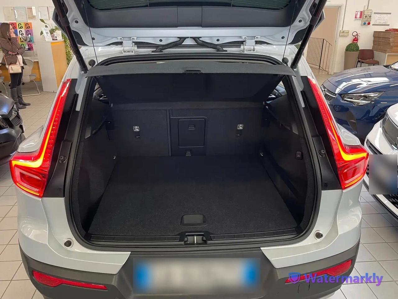 VolvoXC40 2.0 d3 MOMENTUM