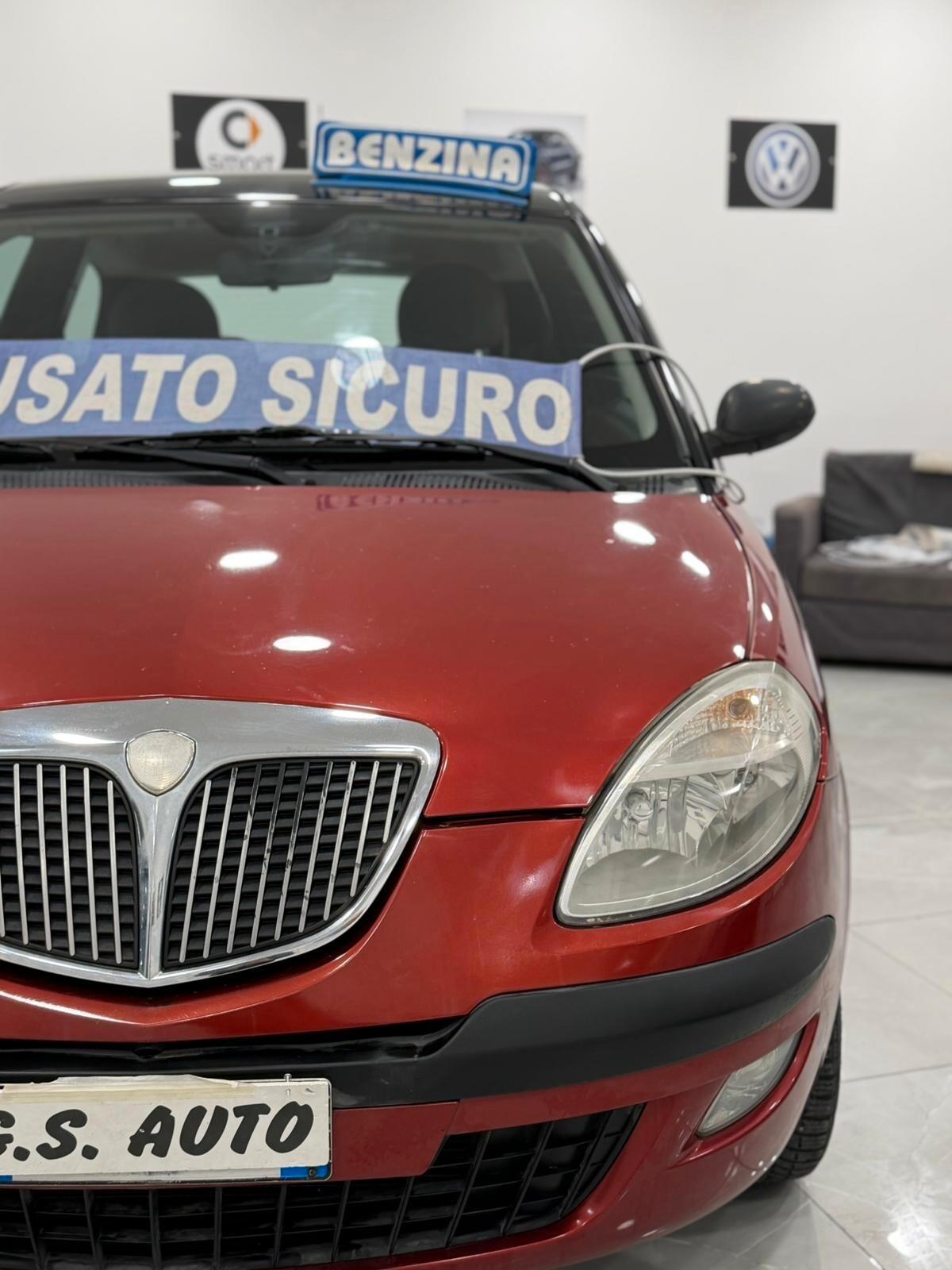 Lancia Y 1.2cc Bicolore