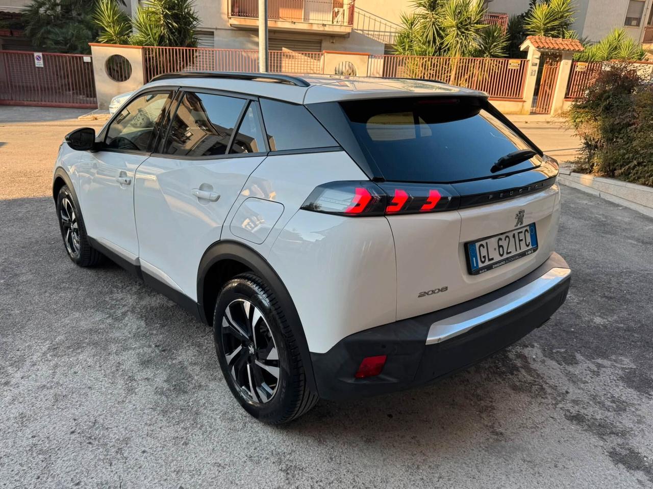 PEUGEPT 2008 1.5 HDI 110 CV. E6 ALLURE PAK PERFETTA