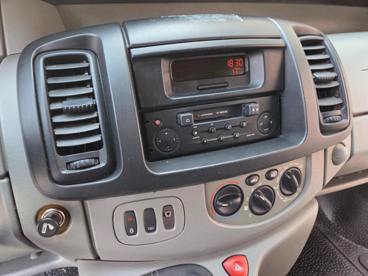 RENAULT Trafic T27 1.9 dci 100cv L1H1 6p.ti N1