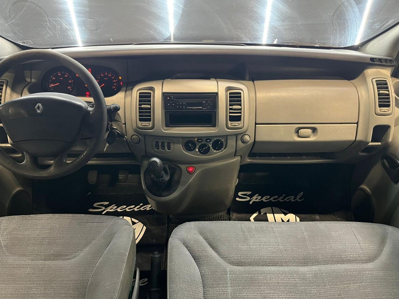 Renault Trafic T29 2.0 dCi/90 PL-TN Passenger Confort 9 POSTI