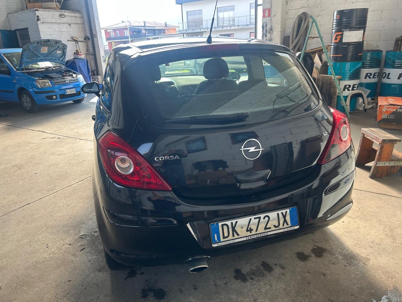 Opel Corsa 1.2 3 porte Club