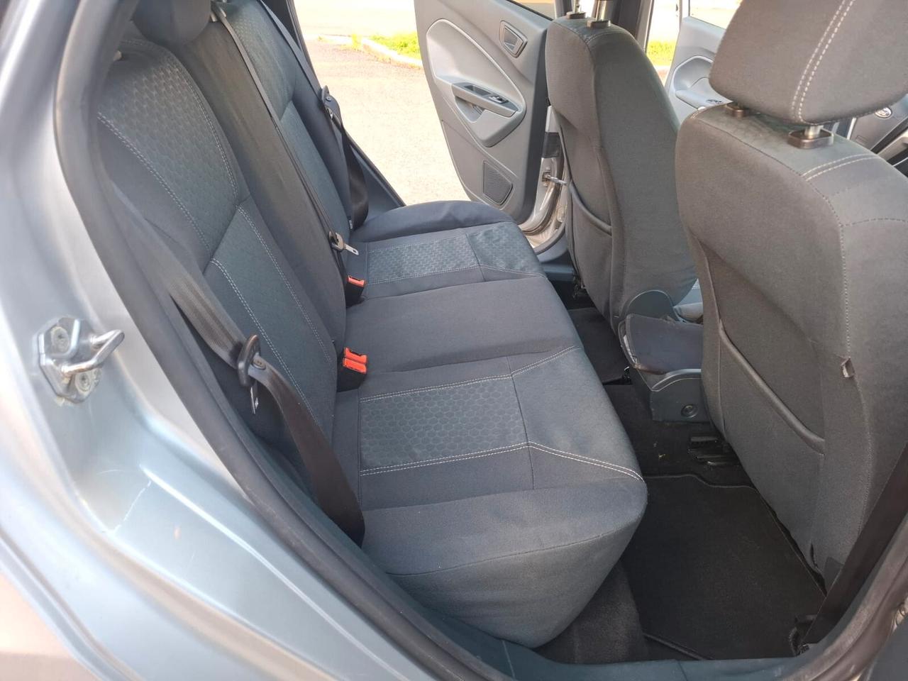Ford Fiesta 1.2 5 porte SOLAMENTE 60.000 KM
