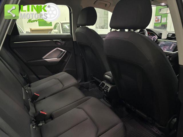 AUDI Q3 35 TDI Business Advanced