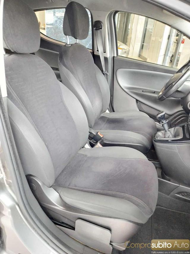 LANCIA Ypsilon 1.2 69 CV ( Garanzia 12 Mesi)