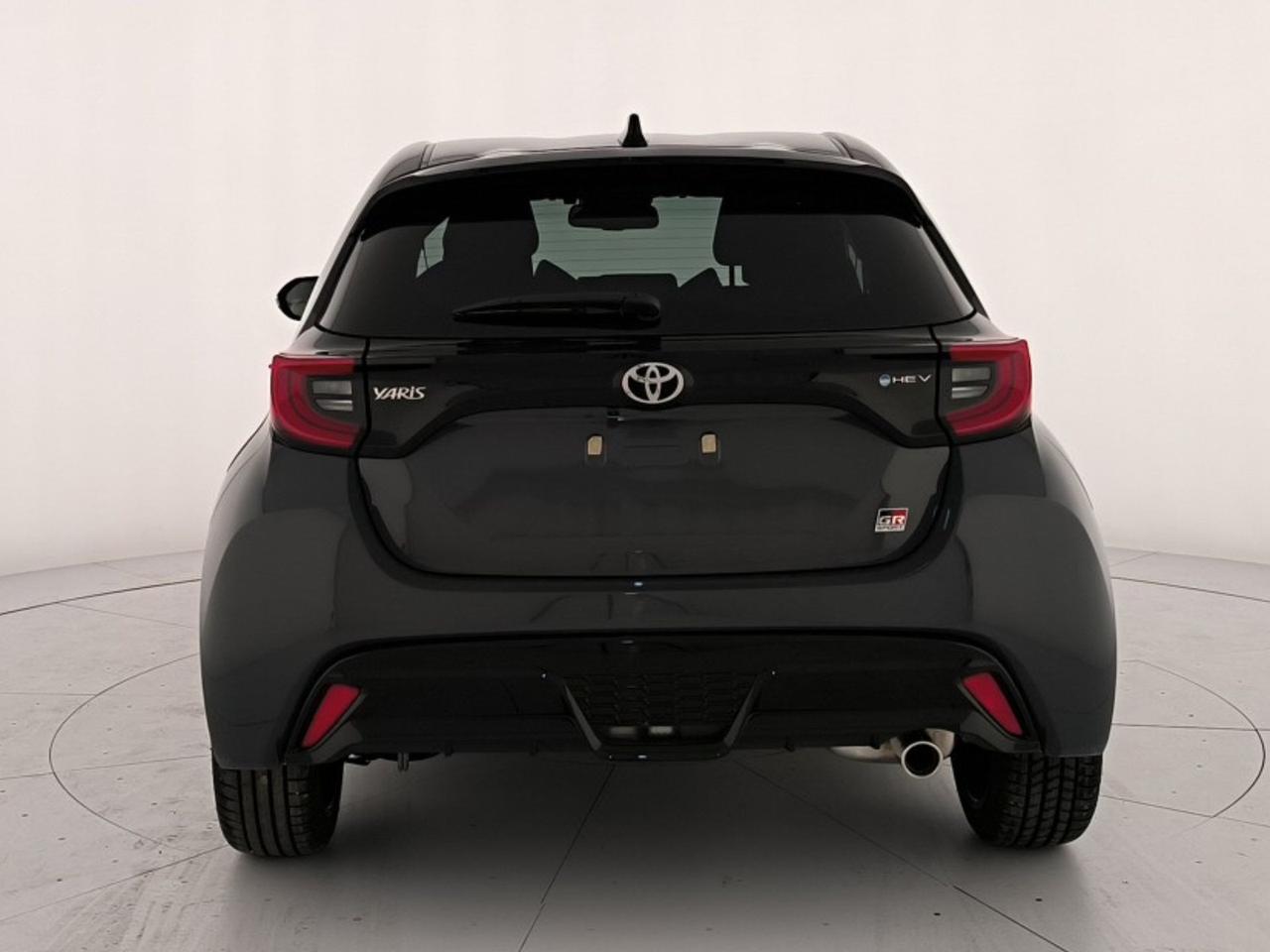 Toyota Yaris 1.5h 130 gr sport