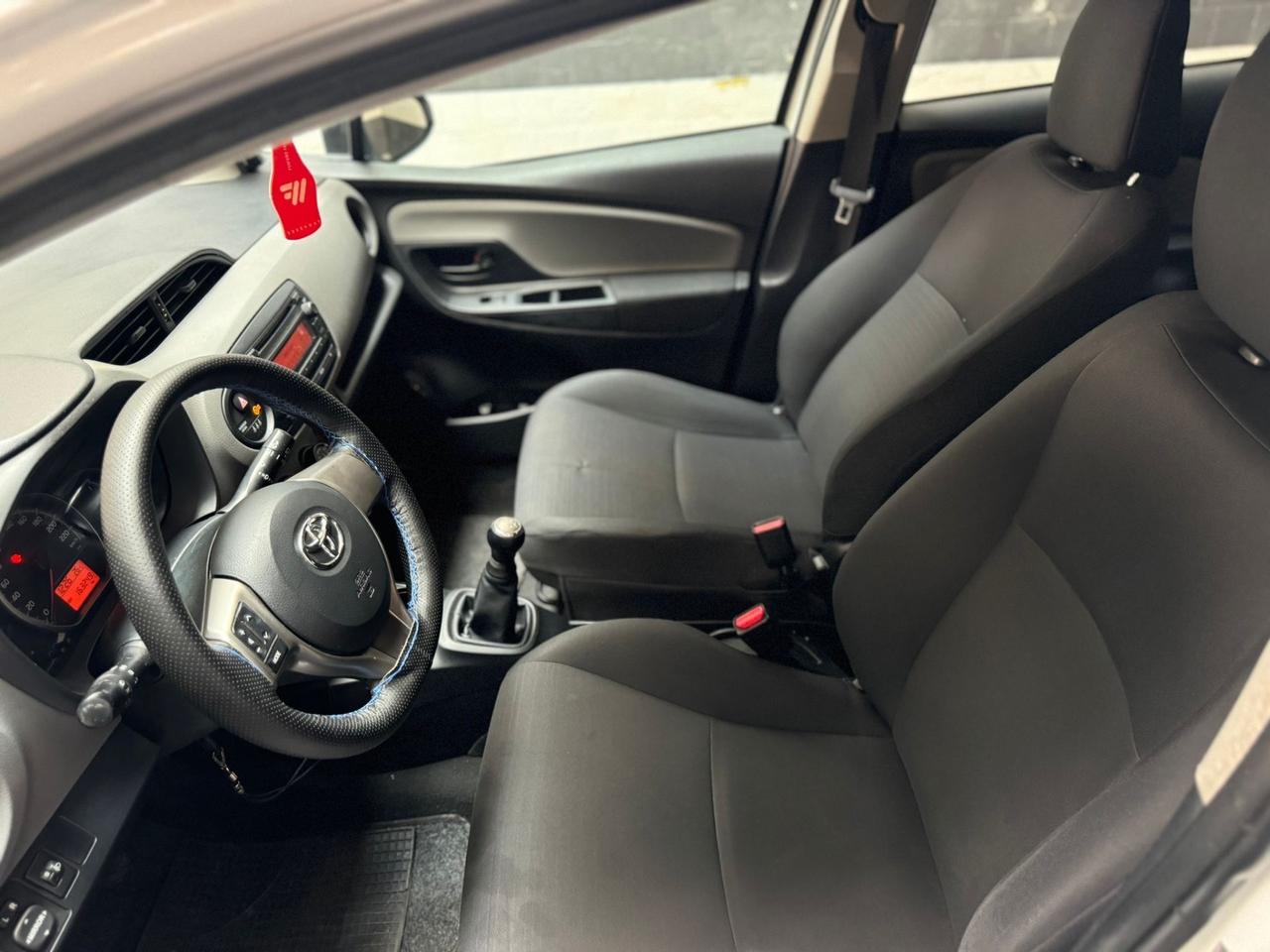 Toyota Yaris 1.0 5 porte Lounge