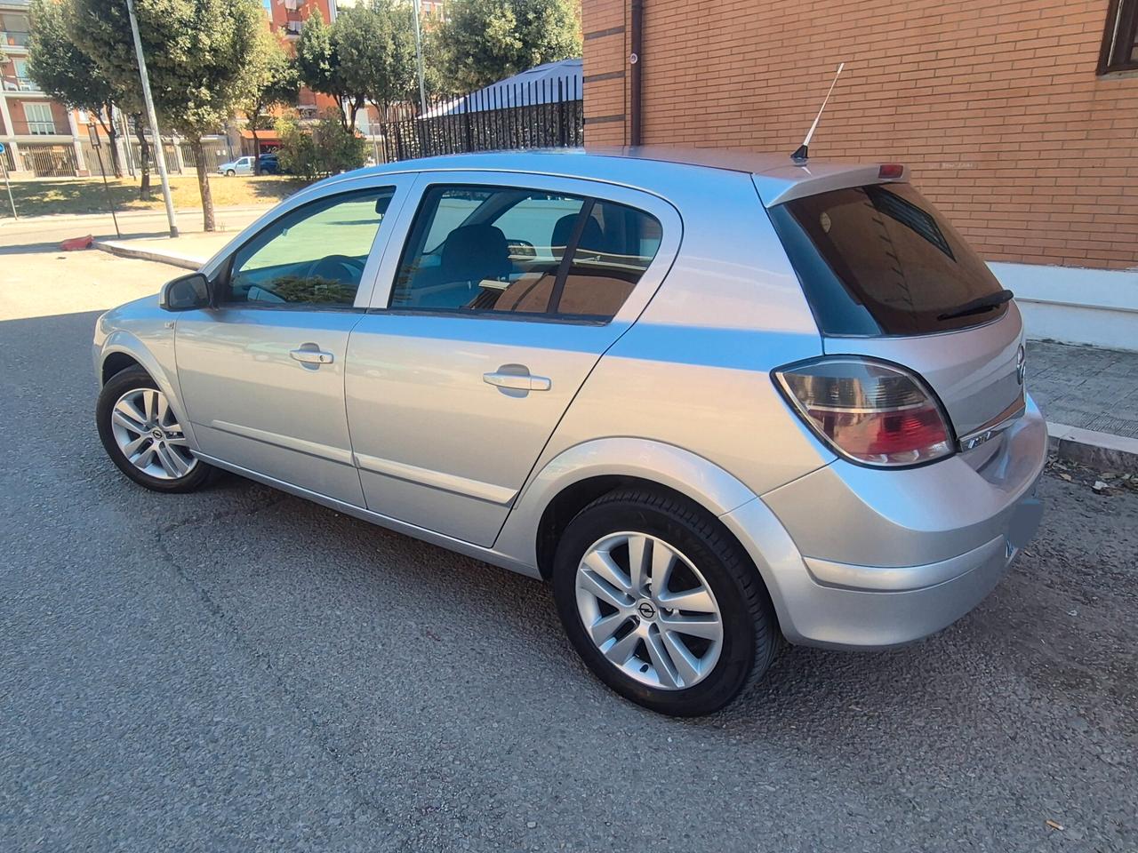Opel Astra 1.7 CDTI 125CV 5 porte Enjoy anno 08