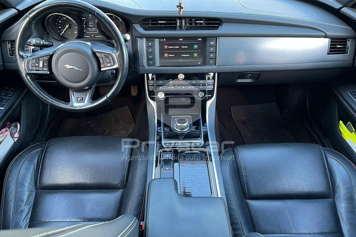 JAGUAR XF 2.0 D 180 CV aut. R-Sport