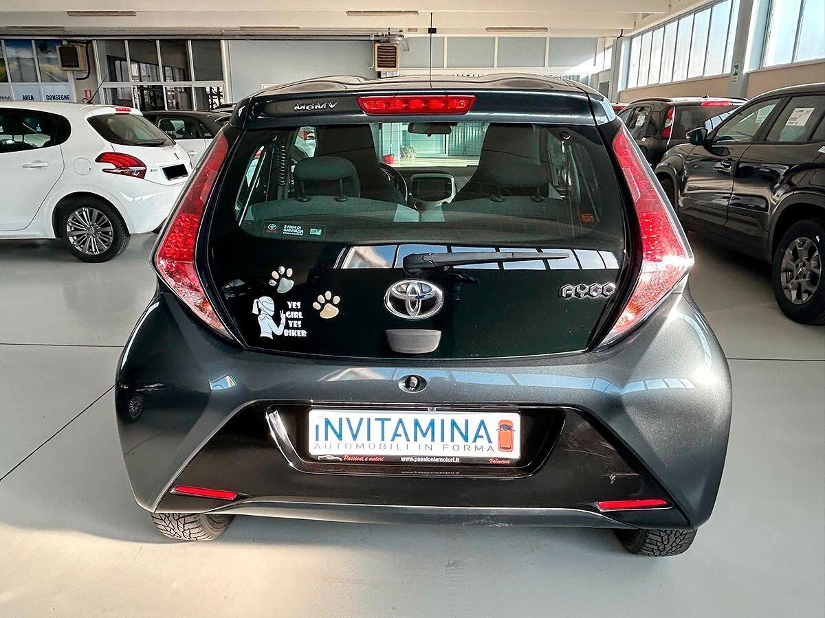 Toyota Aygo 1.0 VVT-i 69 CV 5 porte x-play