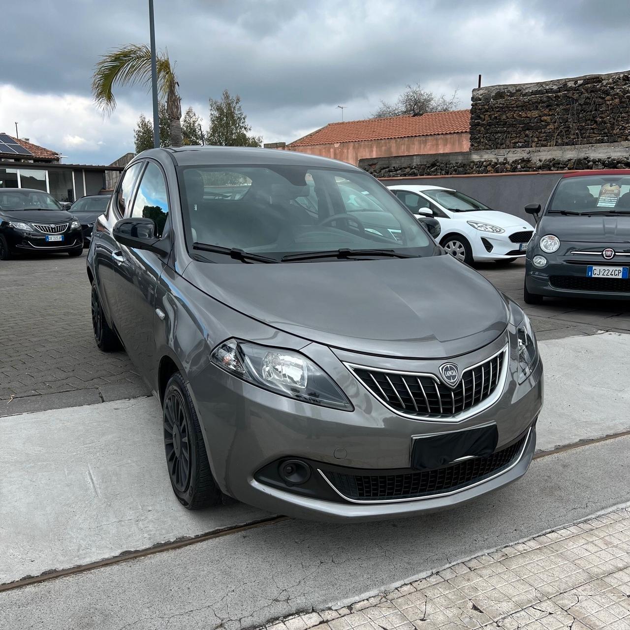 Lancia Ypsilon 1.0 FireFly 5 porte S&S Hybrid Alberta Ferretti