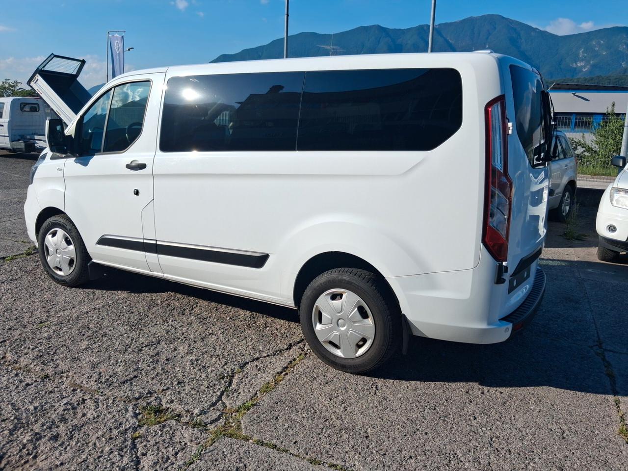 Ford Transit Custom 320 2.0 EcoBlue PC Combi Entry