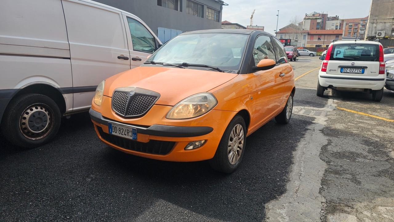 Lancia Ypsilon 1.2 Oro Giallo