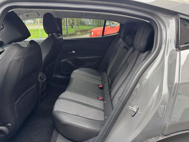 PEUGEOT 408 PureTech 130CV EAT8 Allure NAVI+RETR.