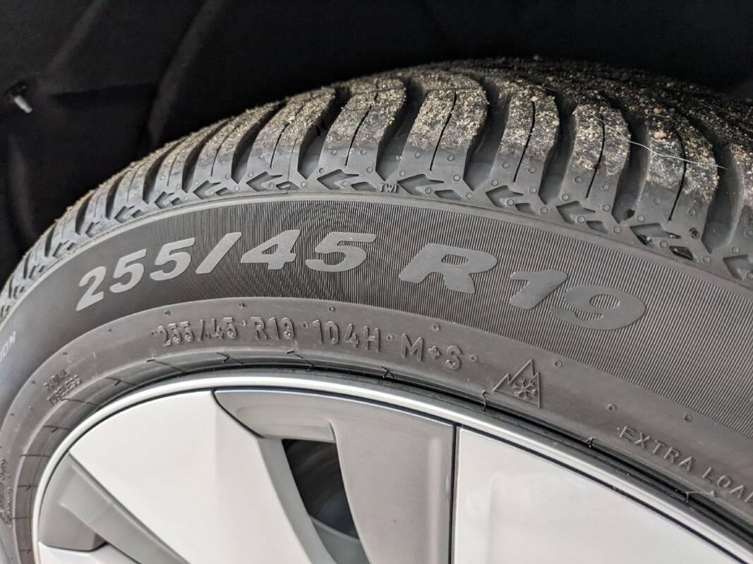 Tesla Model Y 440 cv, AWD, Tetto Panoramico, Autonomia WLTP 533k