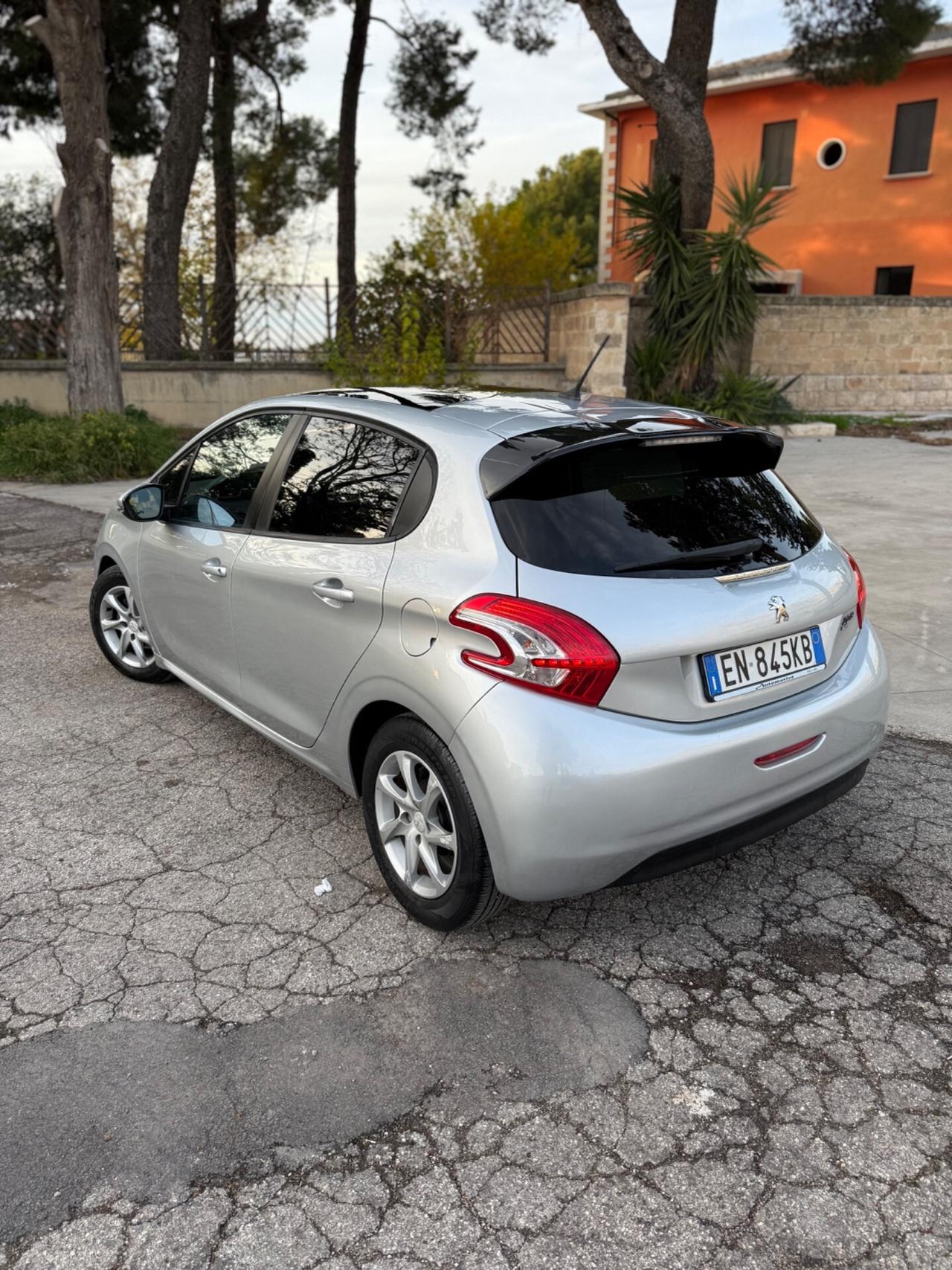 Peugeot 208 1.4 HDi 68 CV 5 porte Mix