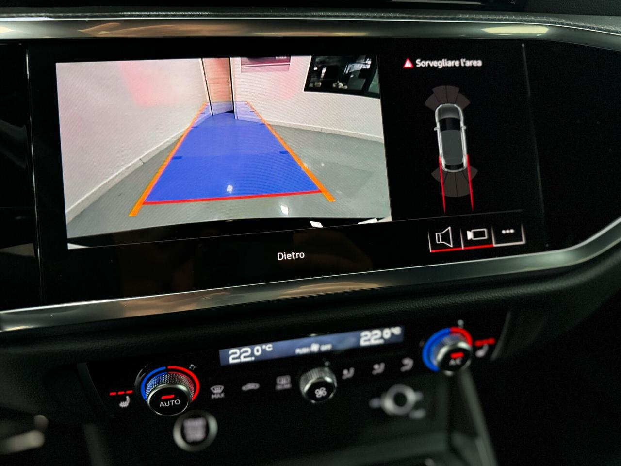 Audi Q3 35 TDI S tronic Identity Black