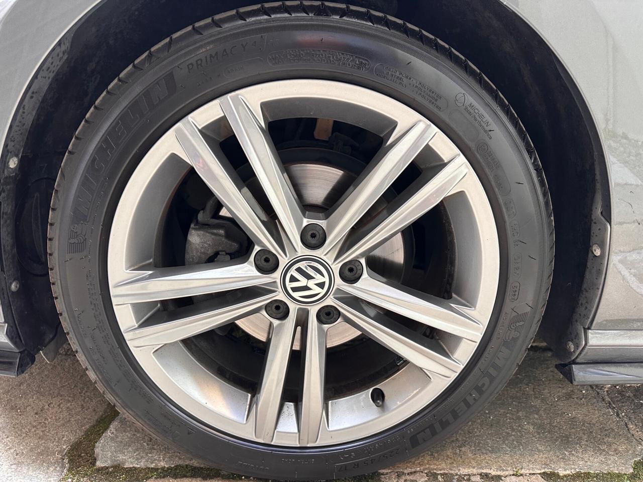 Volkswagen Golf 1.0 TSI *R-LINE*