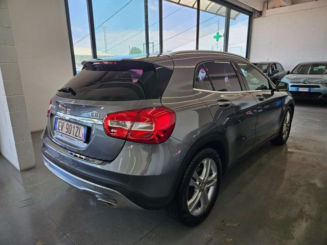 Mercedes-Benz GLA 200