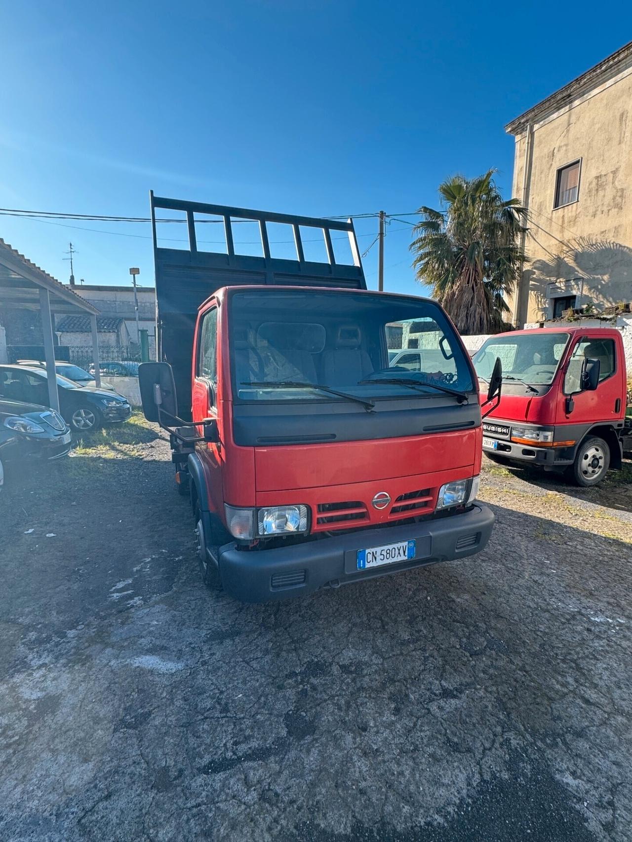 NISSAN CABSTAR 3.0 TDI 130CV RIBALTABILE TRILATERALE