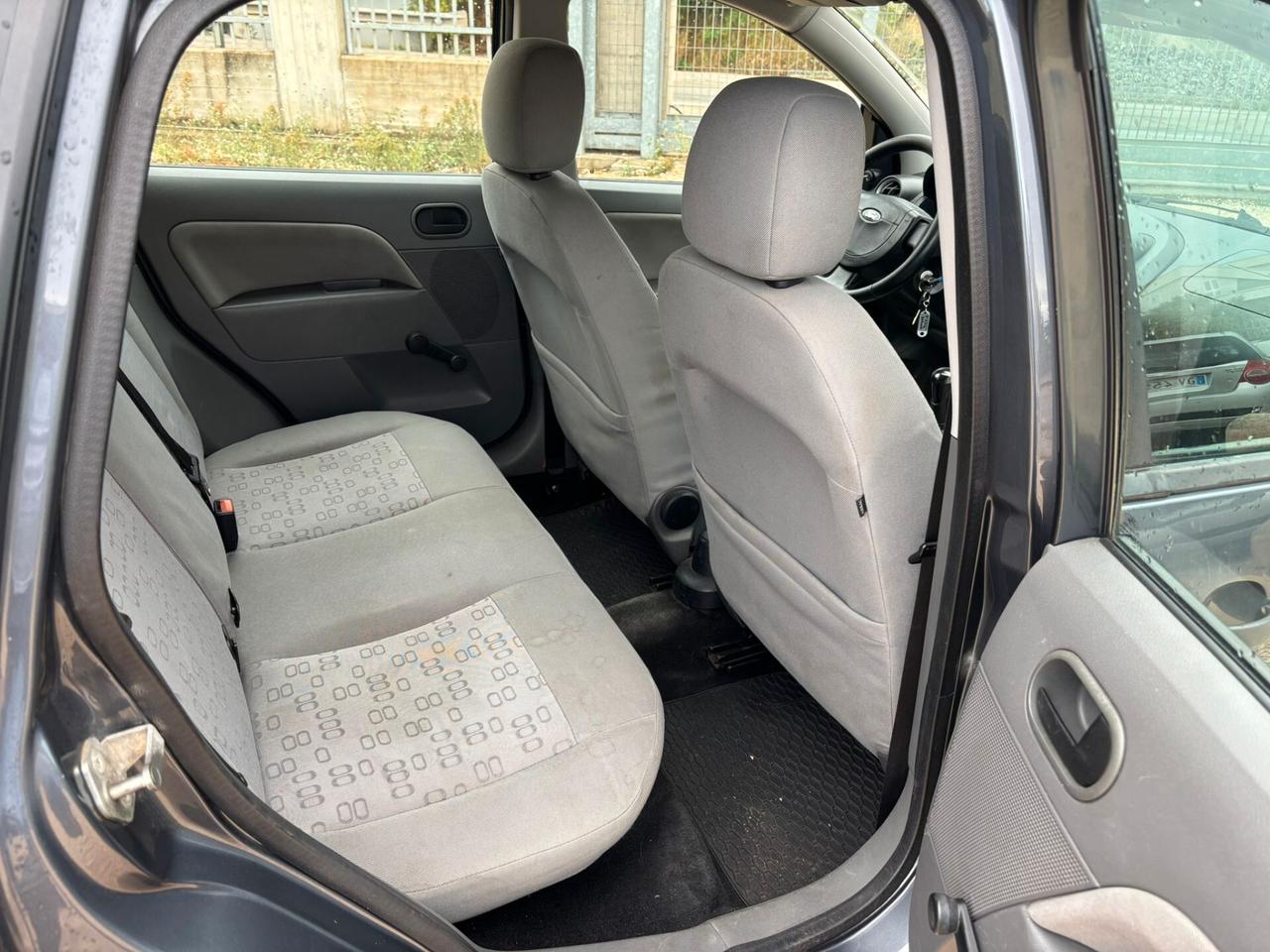 Ford Fiesta 1.2 16V 5p. Ambiente