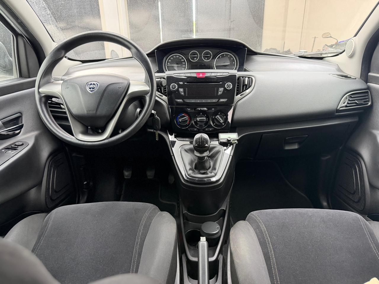 Lancia Ypsilon 0.9 TwinAir 85 CV 5 porte S&S Silver