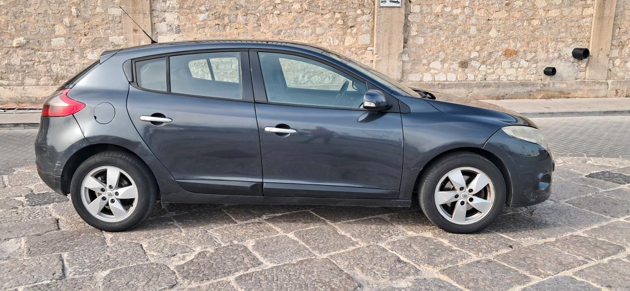 Renault Megane Mégane 1.5 dCi 110CV Dynamique