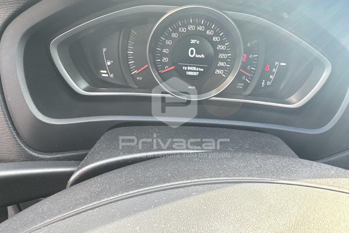 VOLVO V40 Cross Country D2 Geartronic Momentum