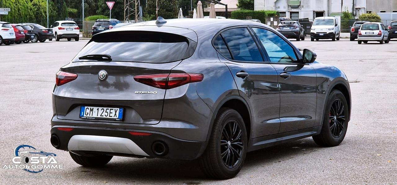 Alfa Romeo Stelvio 2.2 Turbodiesel 160 CV AT8 RWD