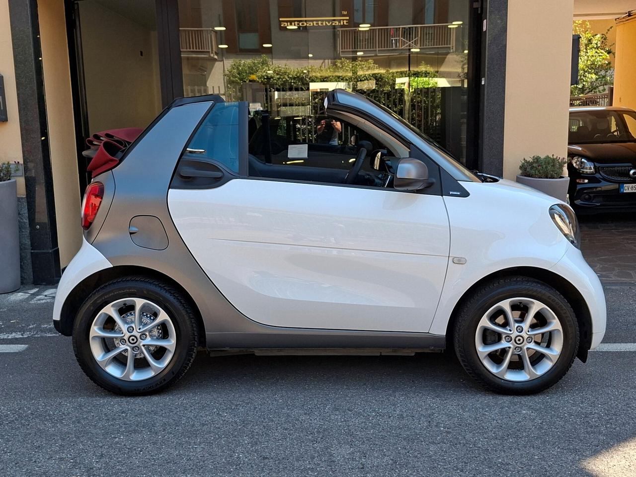 Smart ForTwo 90 0.9 T twinamic cabrio Passion Capote Rossa