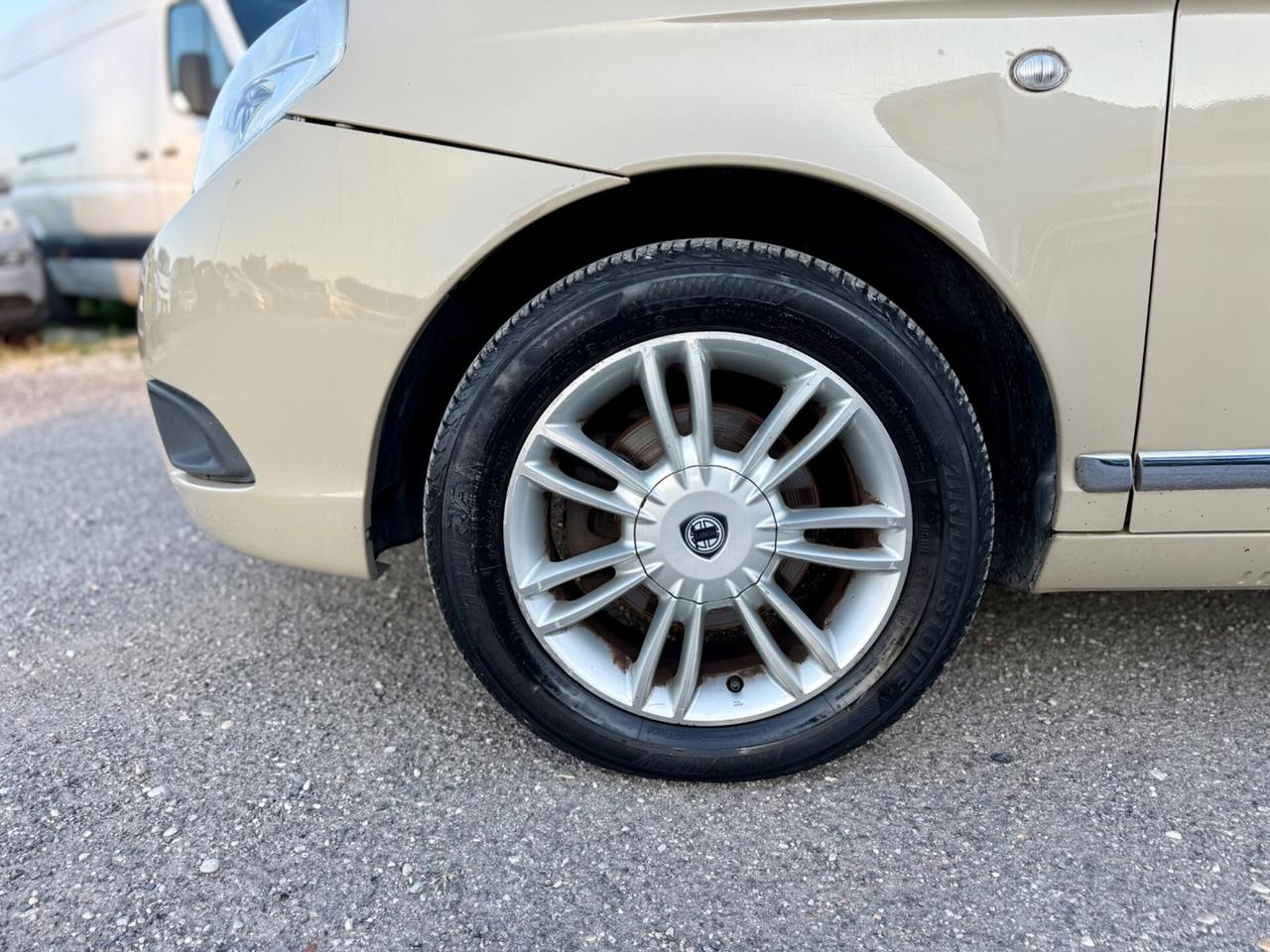 Lancia Ypsilon 1.4 Oro NEOPATENTATI