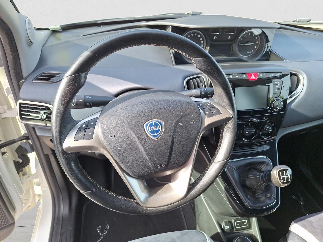 LANCIA Ypsilon 3ª serie - Ypsilon 1.2 69 CV 5 porte Mya