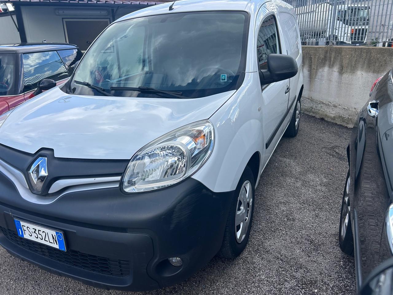 Renault Kangoo 1.5 dCi 90CV coibentato 3 posti