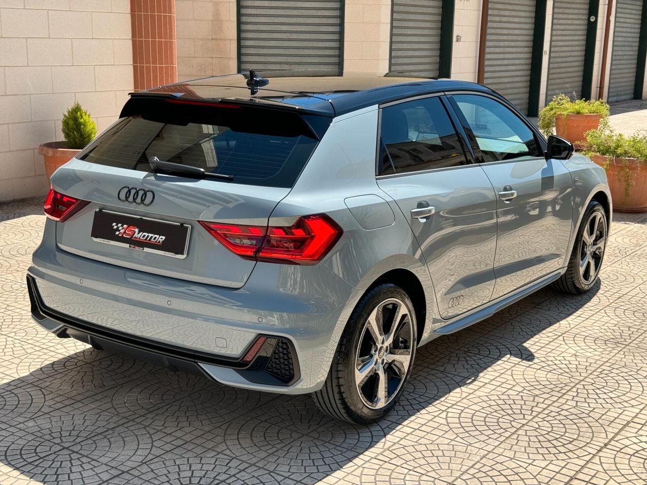 Audi A1 Sportback 25 1.0 tfsi S Line Identity Black