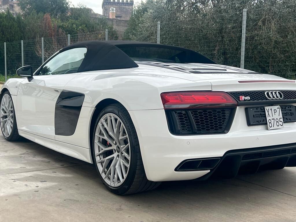 R8 5.2 540 CV RVS limited edition