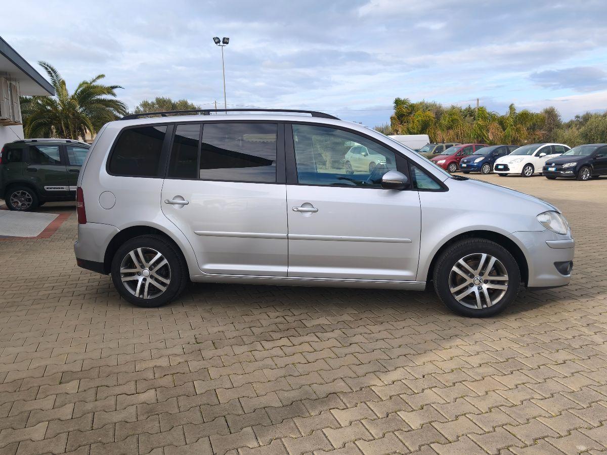 VOLKSWAGEN Touran 1.9 TDI 105 CV Highline 7 POSTI