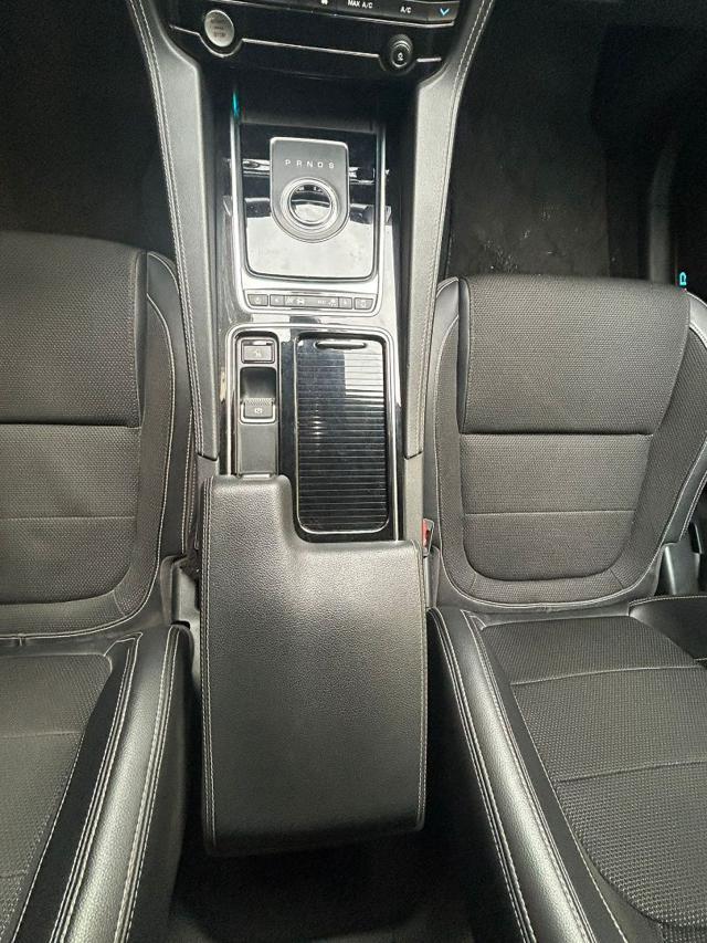 JAGUAR F-Pace 2.0 D 180 CV aut. R-Sport