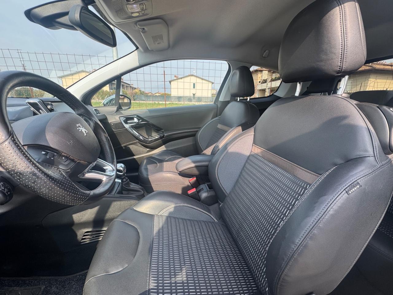 Peugeot 208 1.4 HDi 68 CV 3 porte Allure