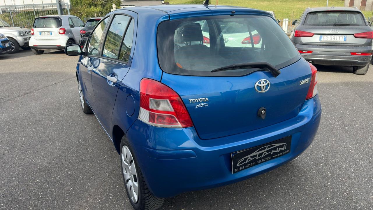 Toyota Yaris 1.0 5 porte